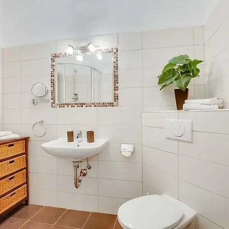 瓦兹和美瑞驰酒店 3* 玛利亚采尔